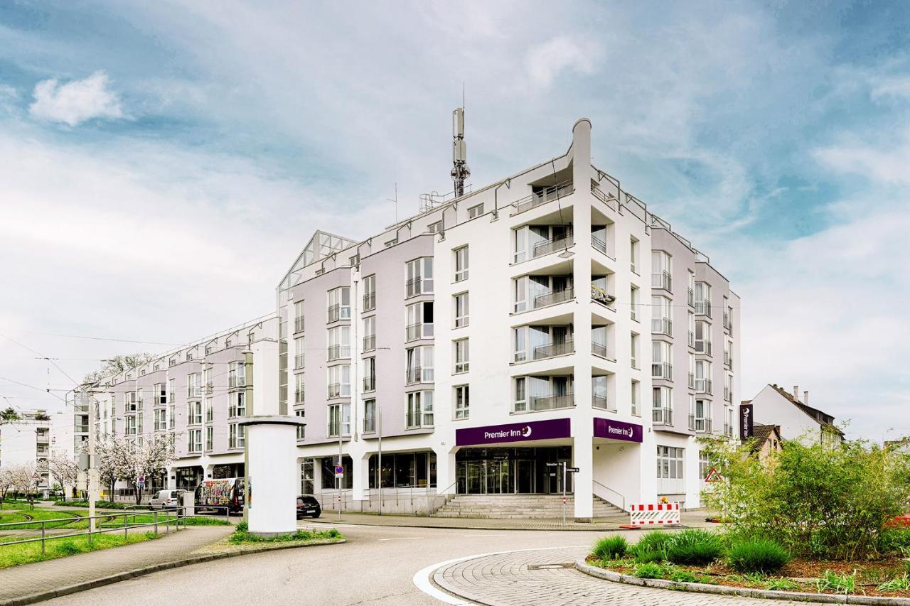 Premier Inn Stuttgart Bad Cannstatt Exterior photo
