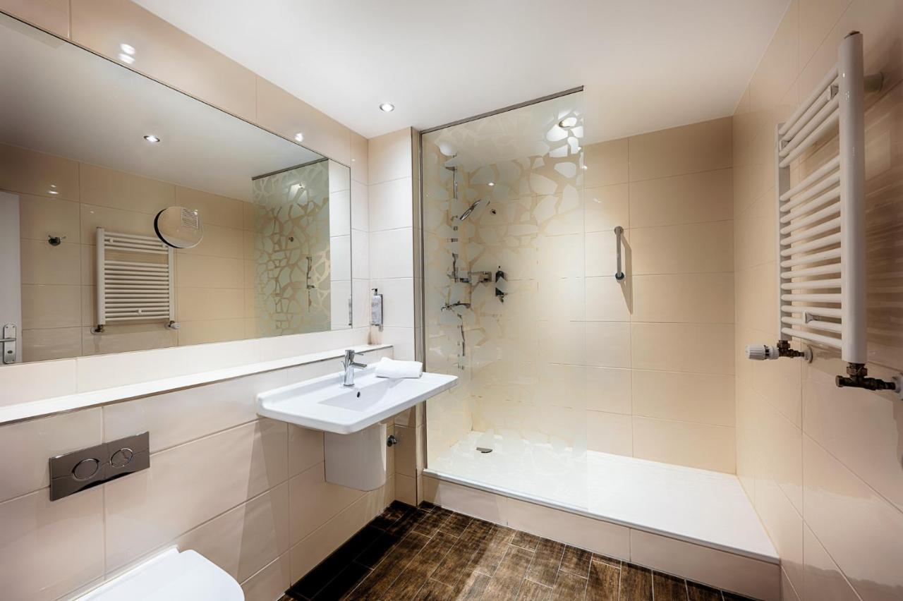 Premier Inn Stuttgart Bad Cannstatt Exterior photo