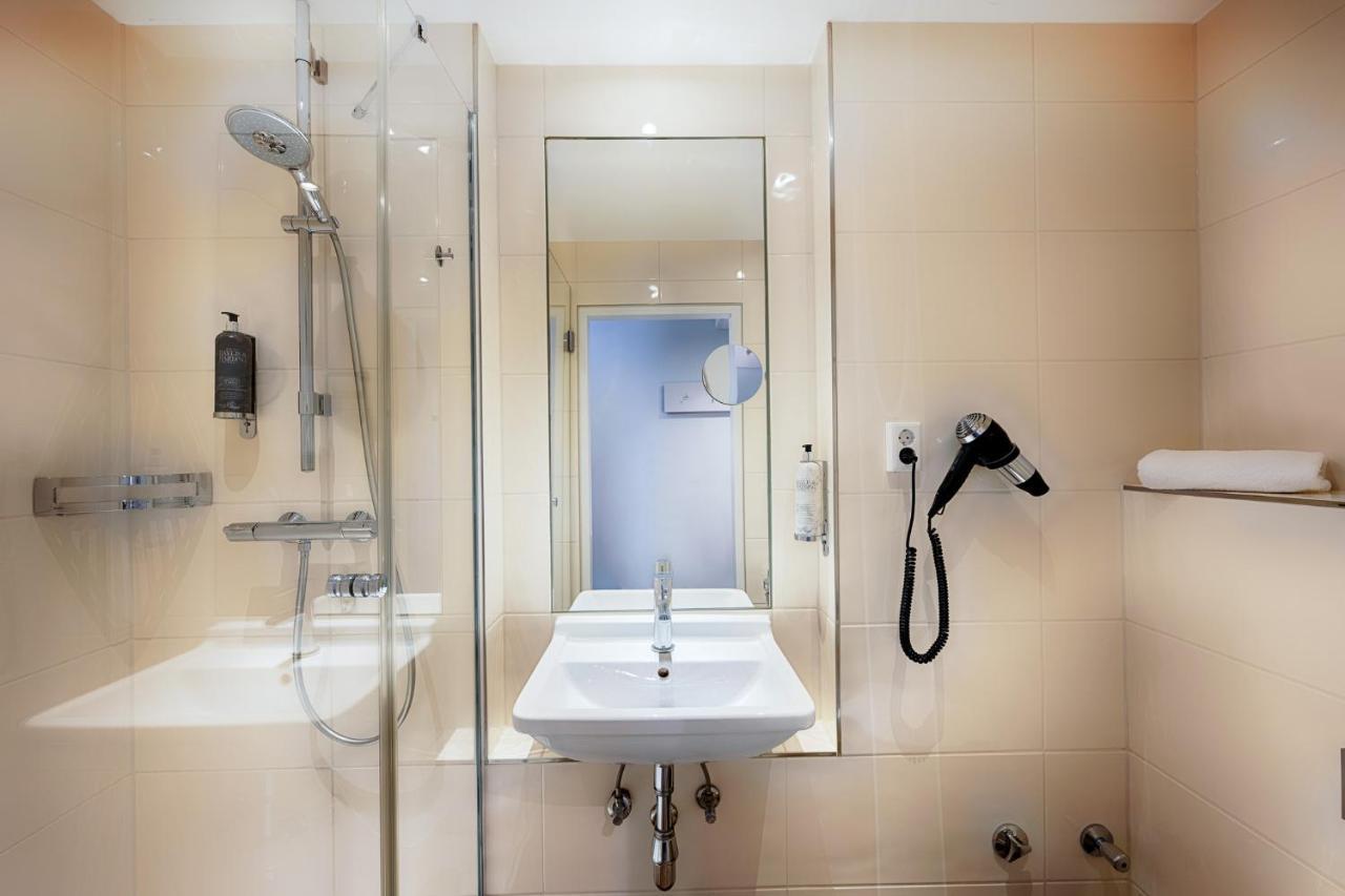 Premier Inn Stuttgart Bad Cannstatt Exterior photo