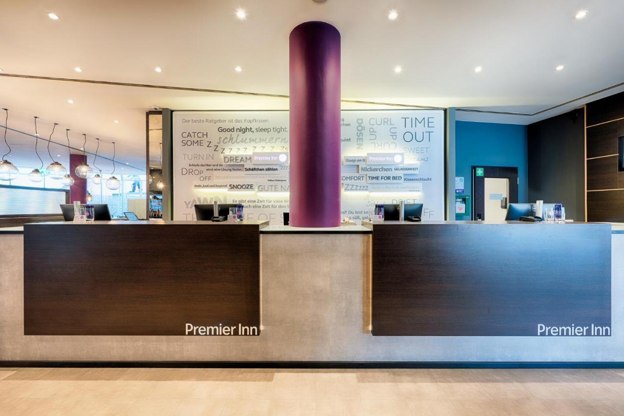Premier Inn Stuttgart Bad Cannstatt Exterior photo